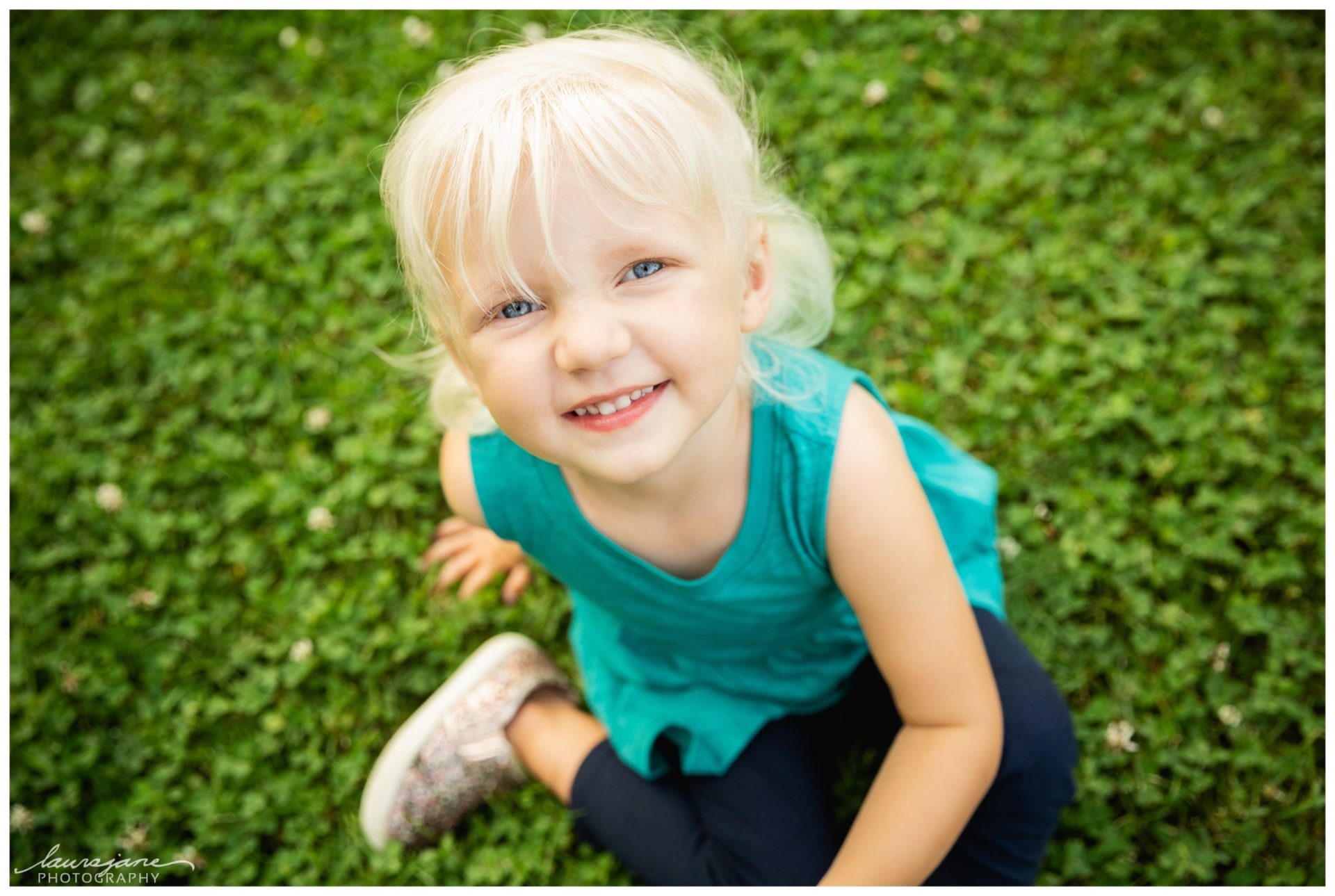 Vibrant family portraits in Wisconsin