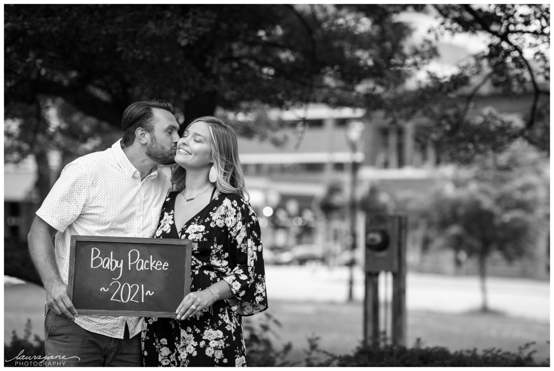 Baby announcement photos of Milwaukee couple by LauraJane Photography