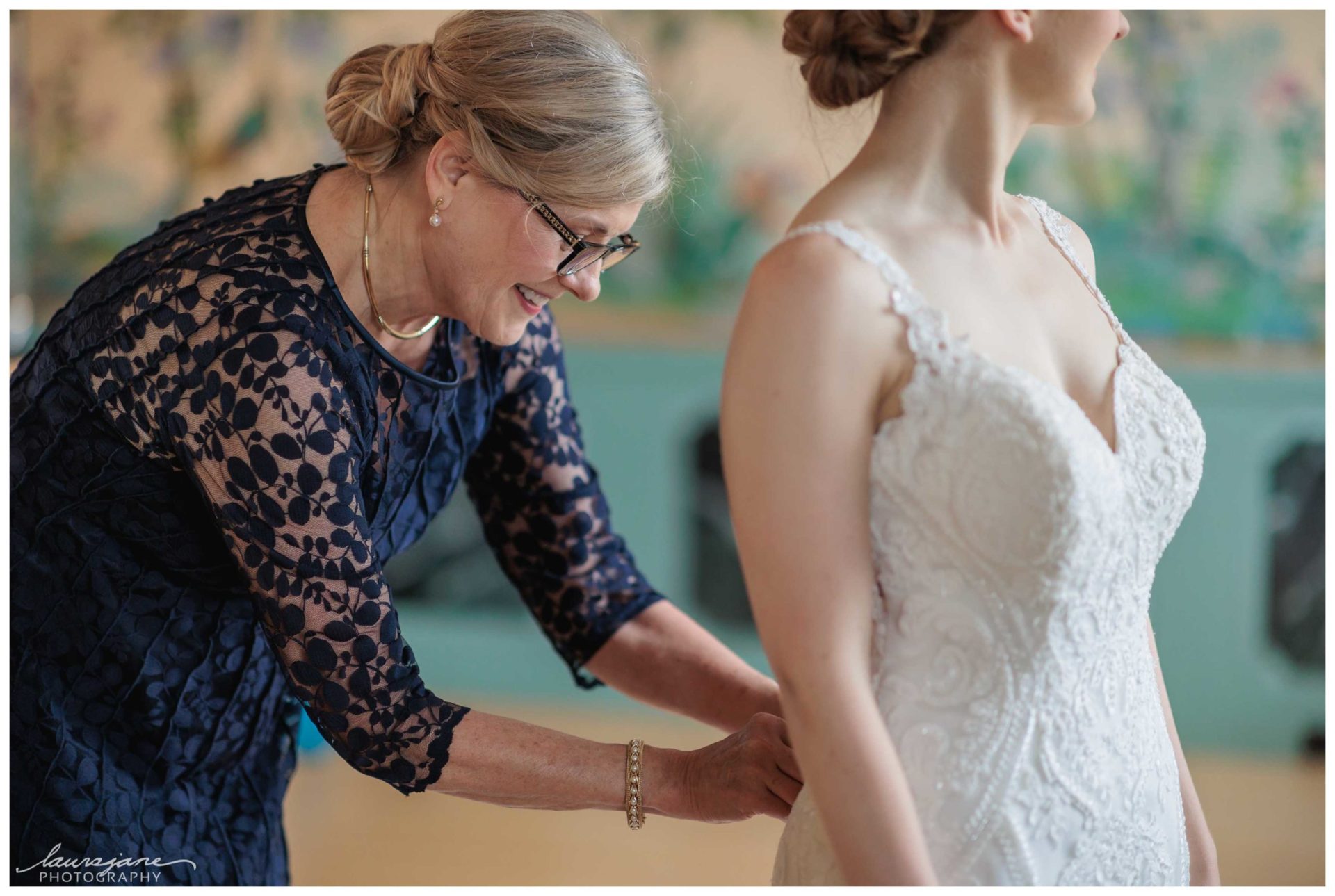 Bridal Prep at Villa Terrace