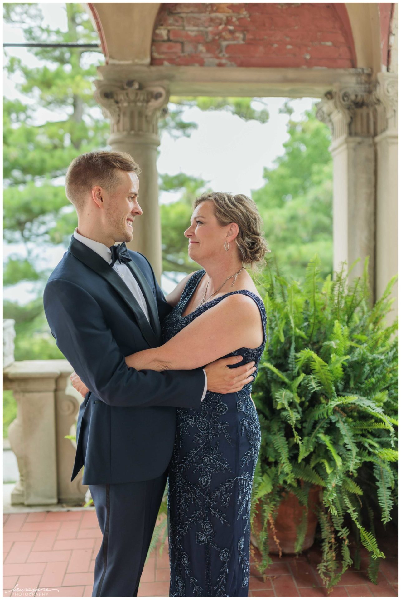 Groom & Mother Pictures at Villa Terrace